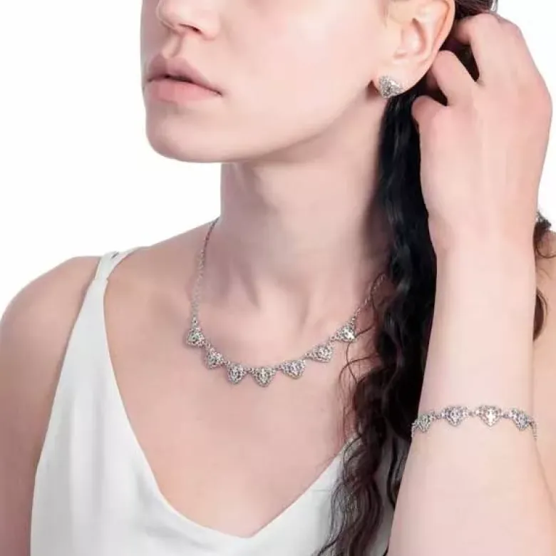 Lumoava Bella hopeakorvakorut 5418 00 000