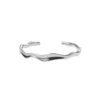Mockberg Wavy Bolded Cuff teräsrannekoru MB0174